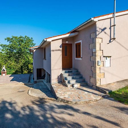 2 Bedroom Amazing Home In Rakotule Dış mekan fotoğraf