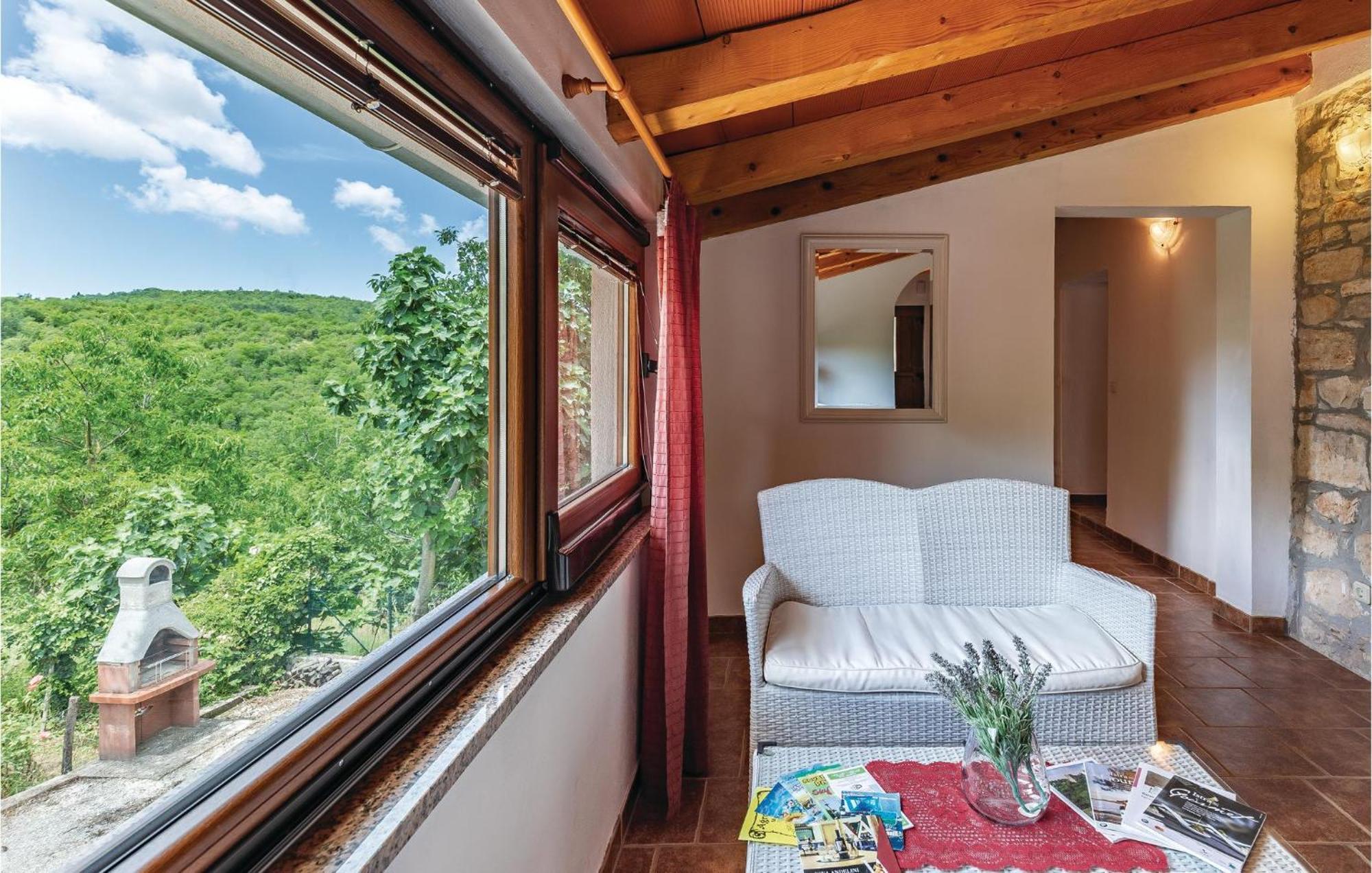 2 Bedroom Amazing Home In Rakotule Dış mekan fotoğraf
